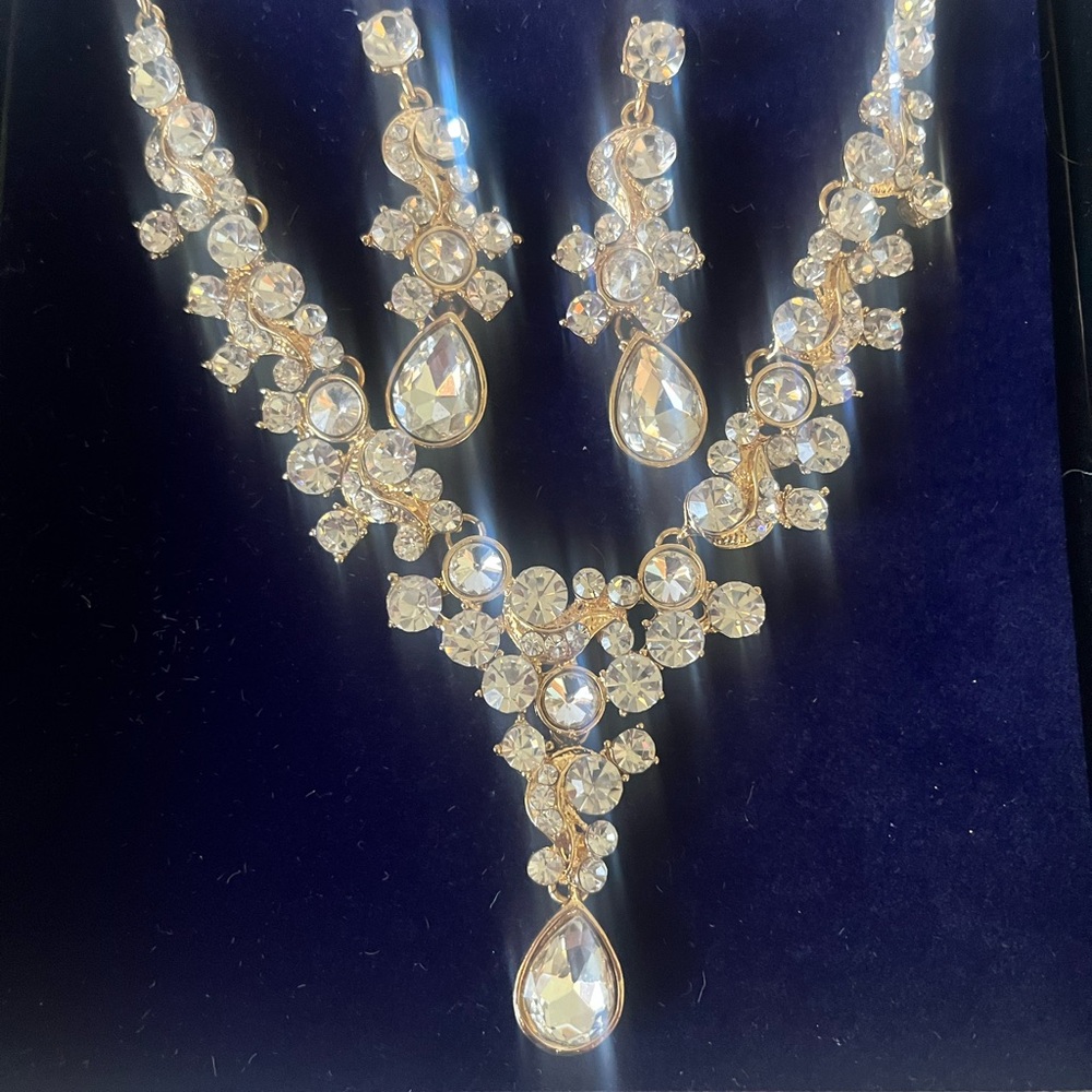 Faybox Elegant Silver, Gold and Crystal Jewelry Set